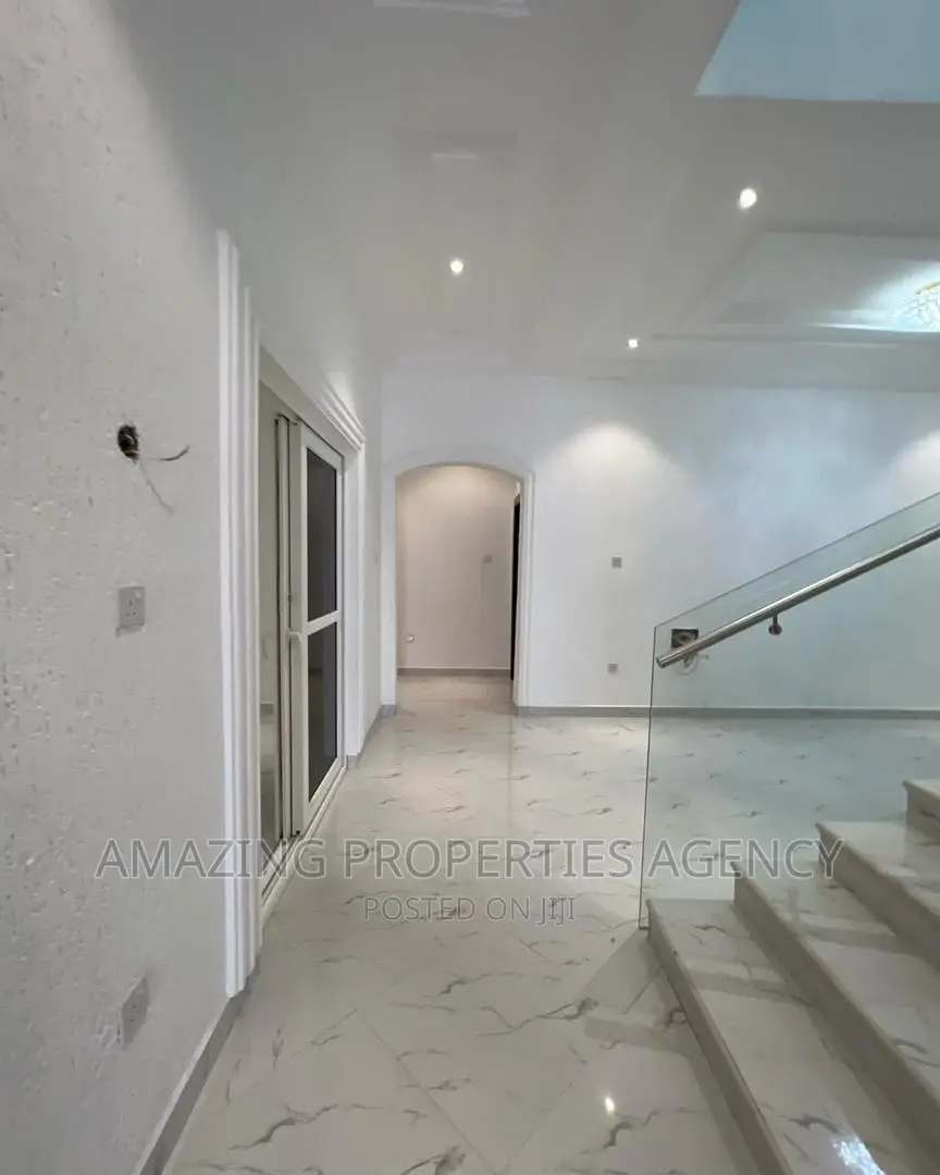 5bdrm House in East Legon for sale