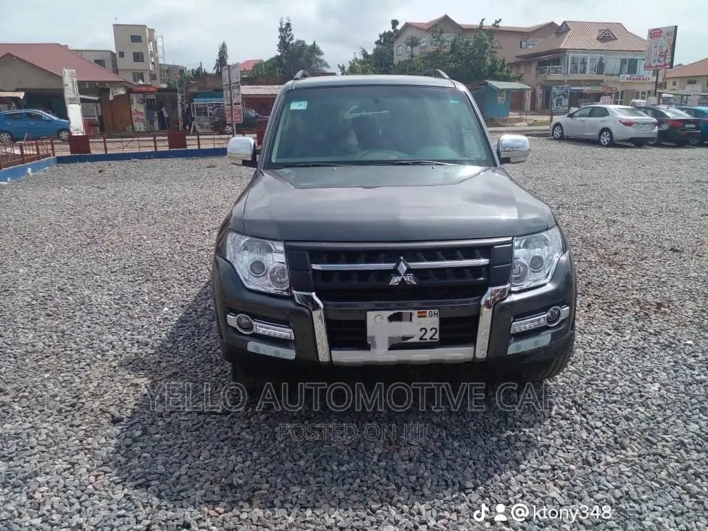 Rent Mitsubishi Pajero