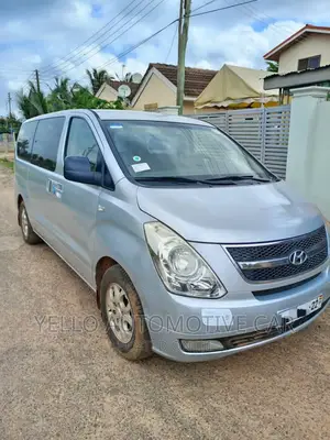 Rent 12 Seater Hyundai H1