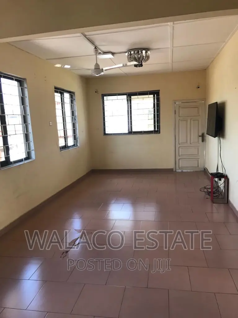 3bdrm Apartment in Walako Estate, North Industrial Area for rent