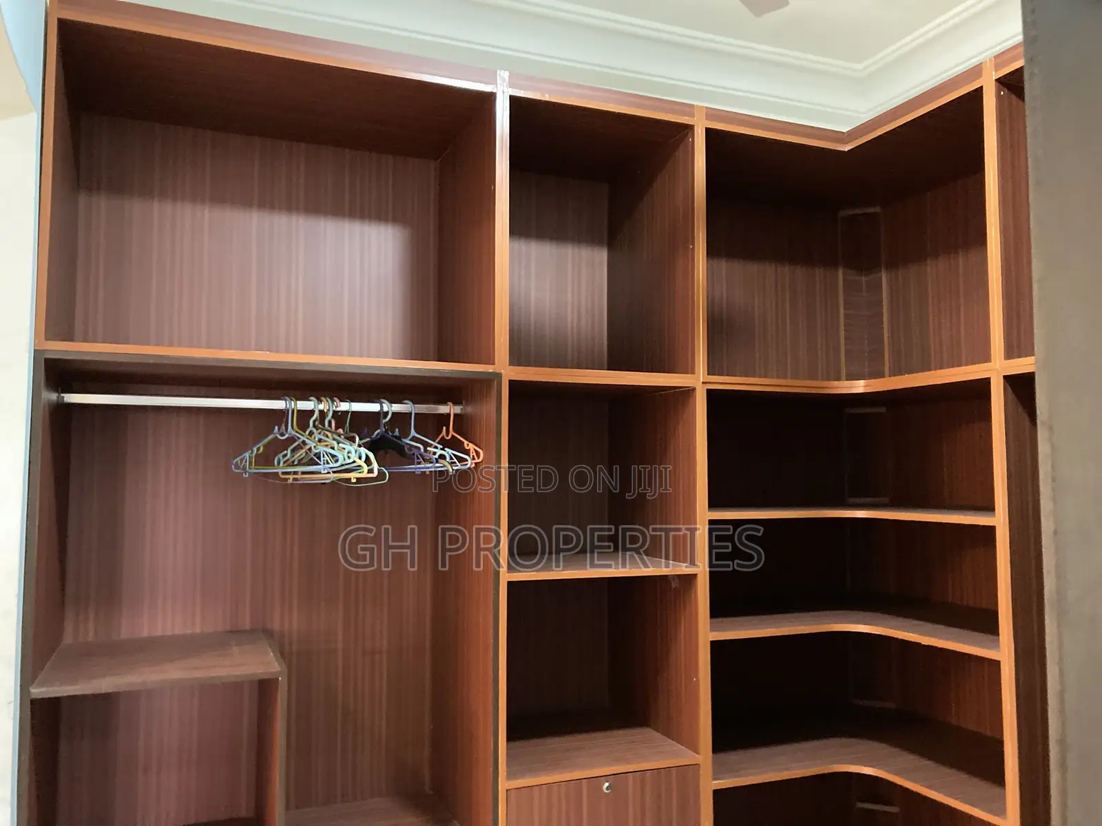 5bdrm Apartment in Paraku., Kumasi Metropolitan for sale