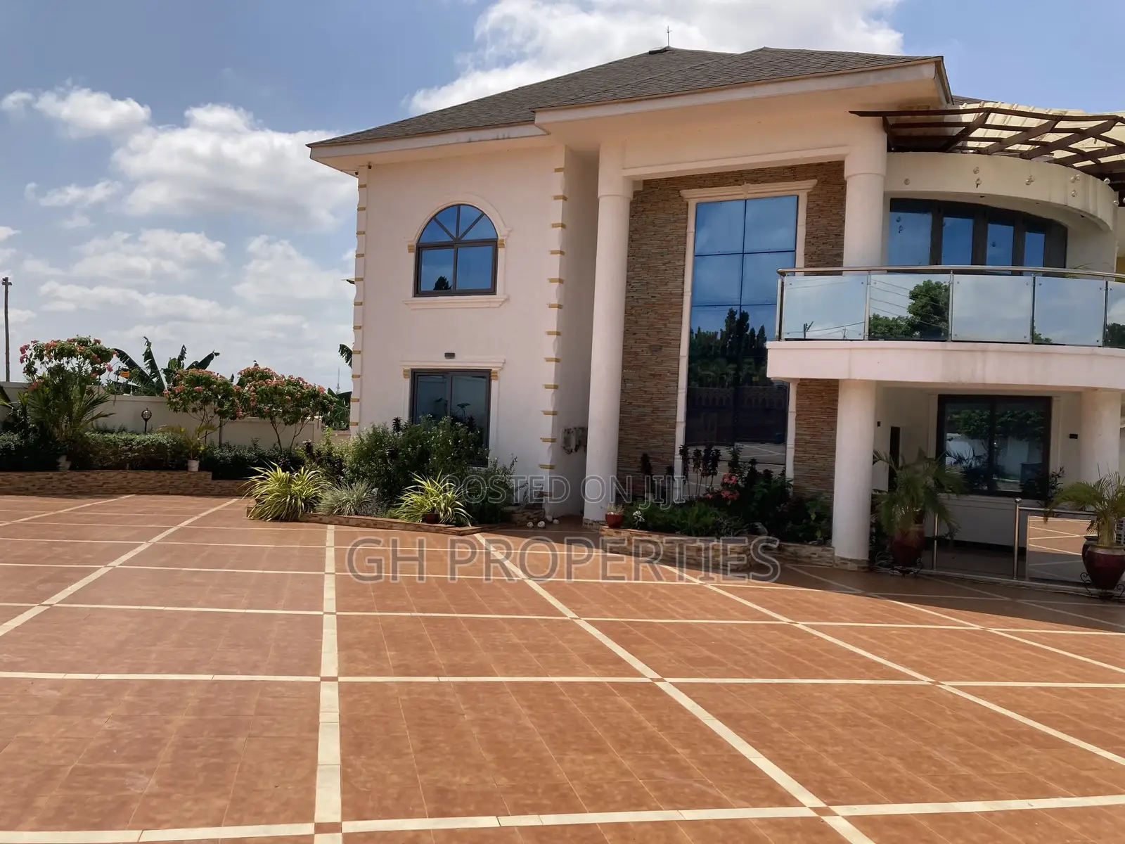 5bdrm Apartment in Paraku., Kumasi Metropolitan for sale