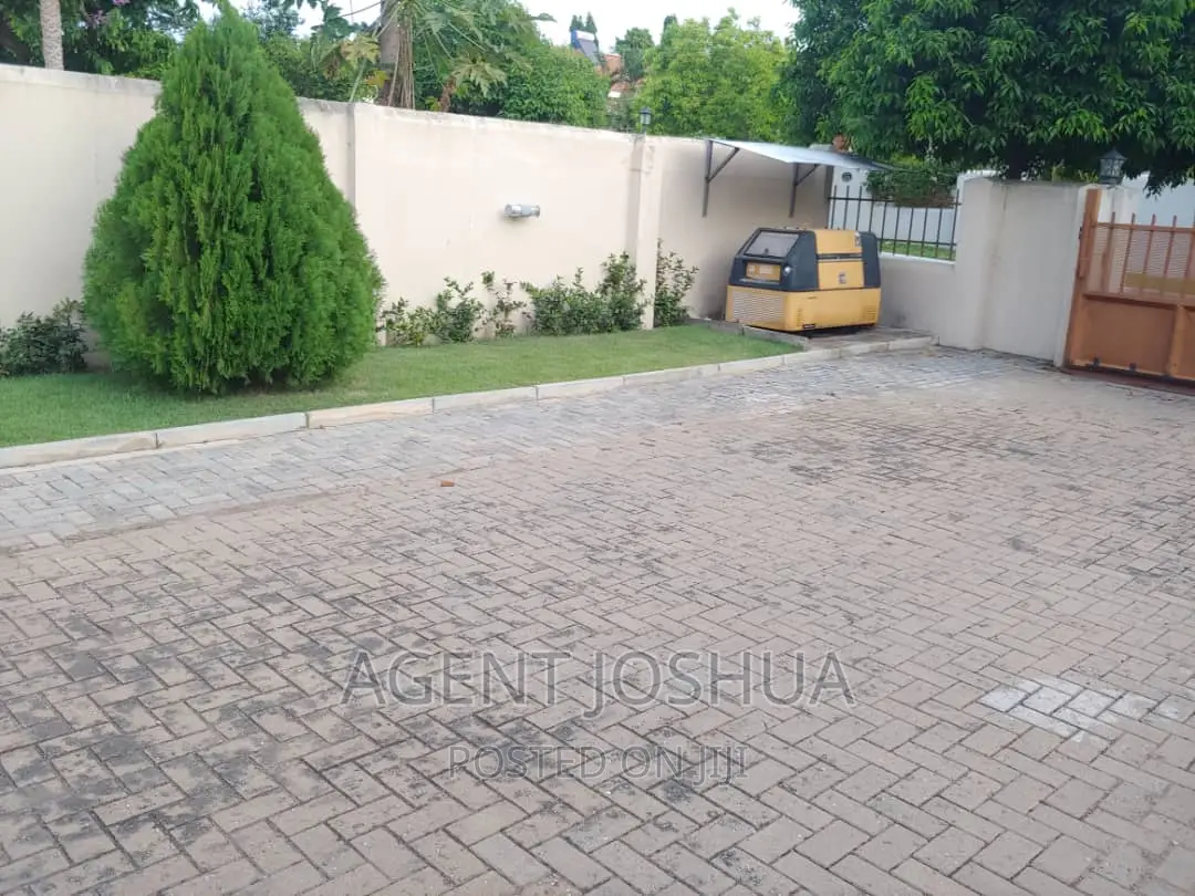3bdrm House in Regimanuel Estate, Spintex for rent