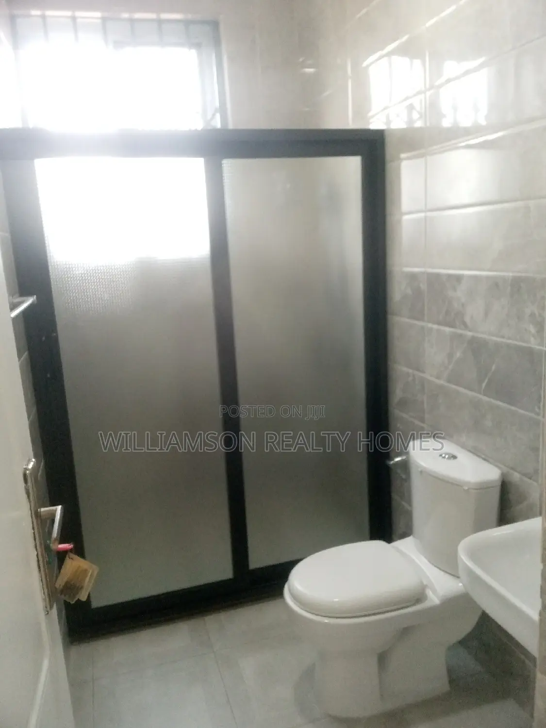 2bdrm Apartment in Community 18, Spintex for rent