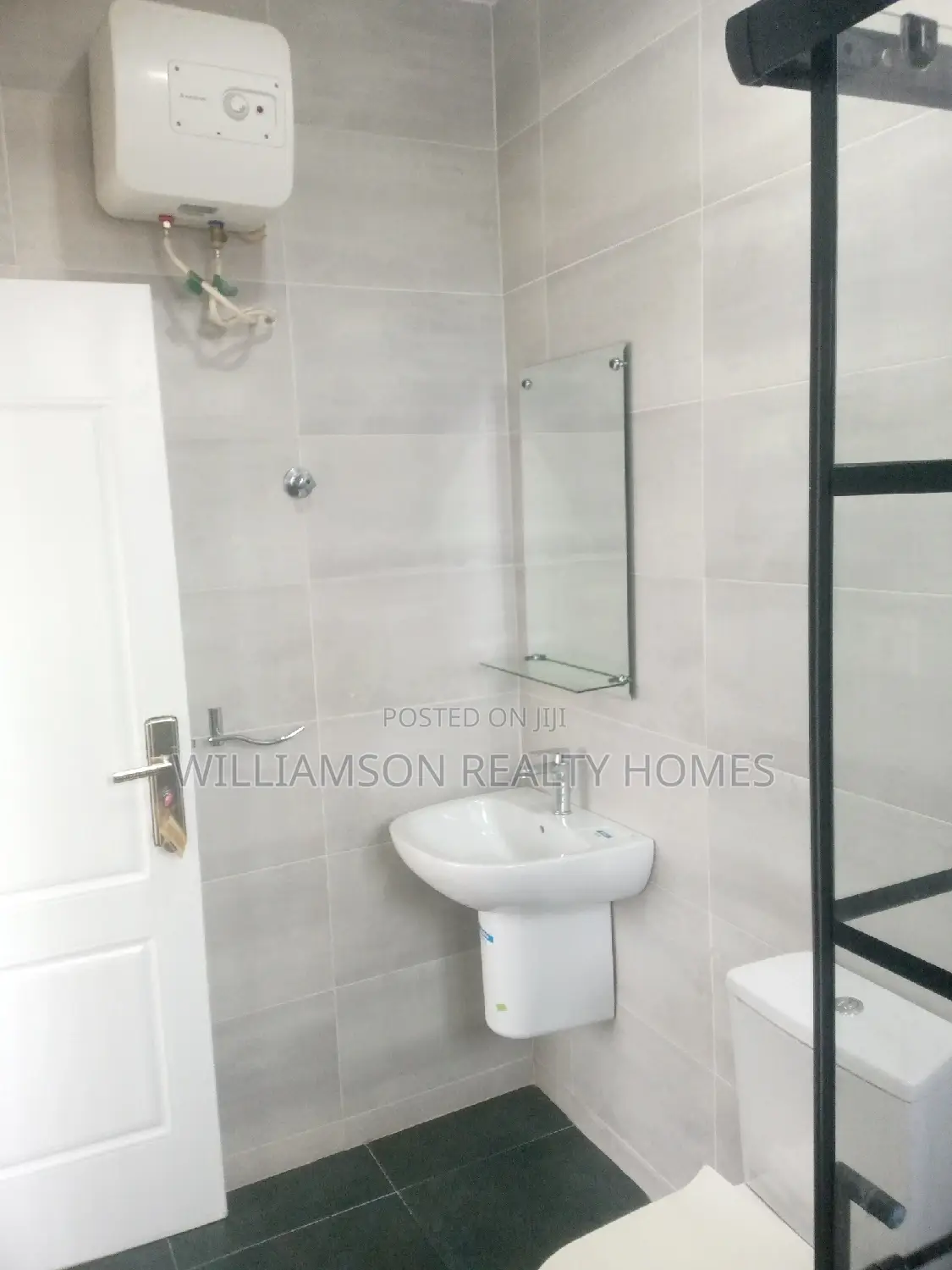 2bdrm Apartment in Community 18, Spintex for rent