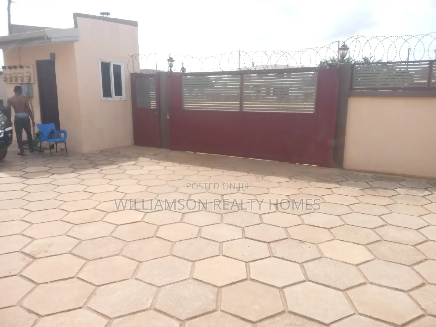 2bdrm Apartment in Community 18, Spintex for rent