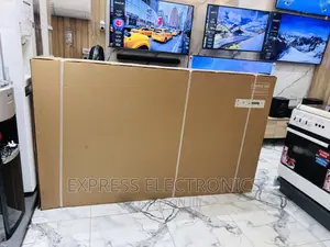 Cinematic View Glossy UHD Slim Samsung 75”Cu8000