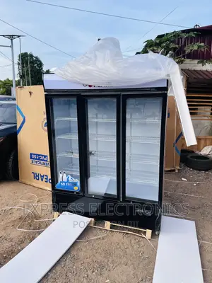 PVC-150 950L Display Fridge Pearl 3doors 