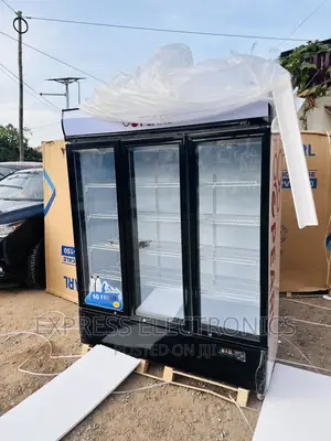 Lockable 3doors Pearl Display Fridge PVC-150
