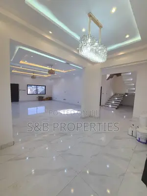 4bdrm Duplex in Ashomang Estate for sale