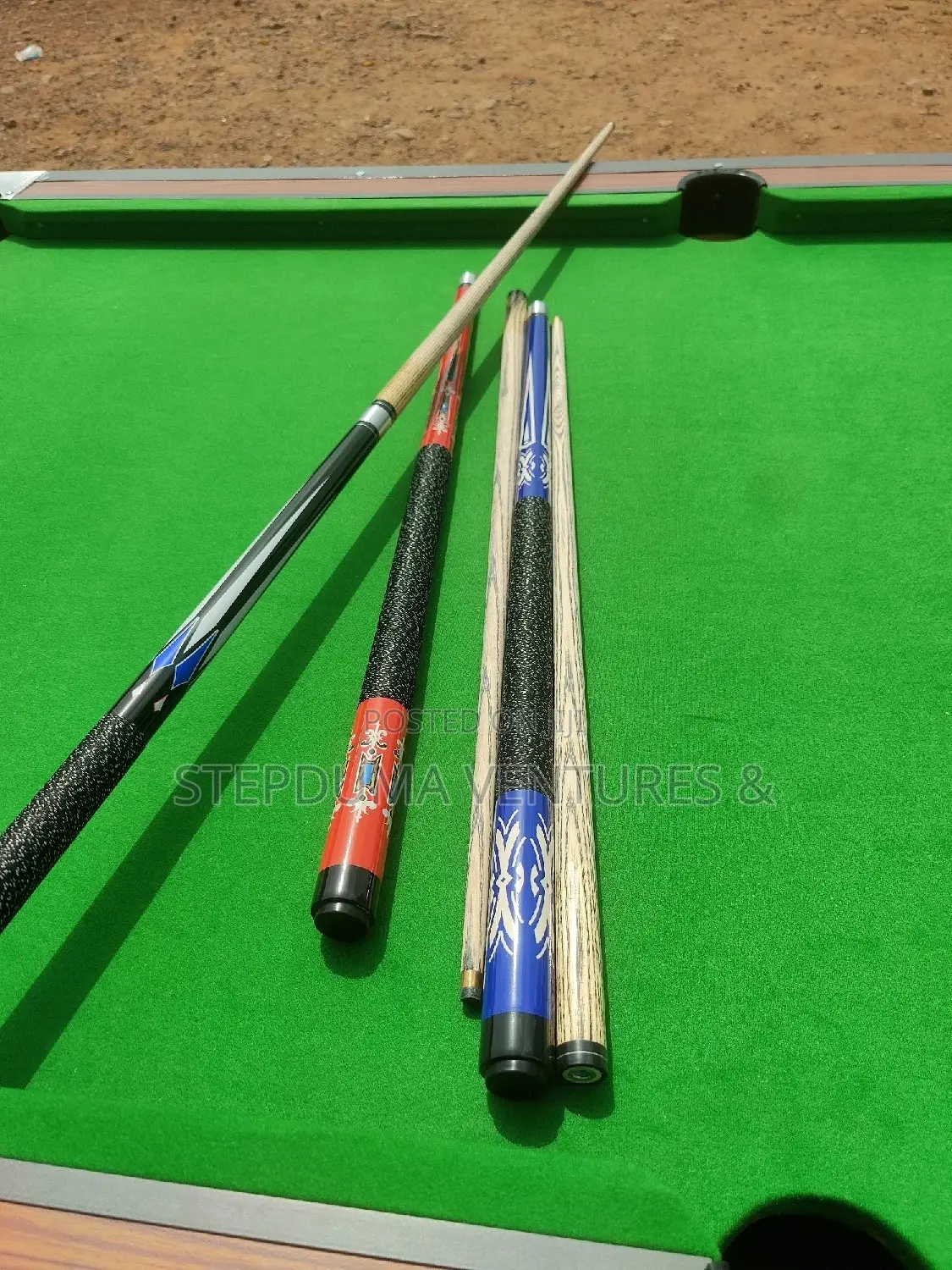 Screwed Type Snooker Cue Sticks