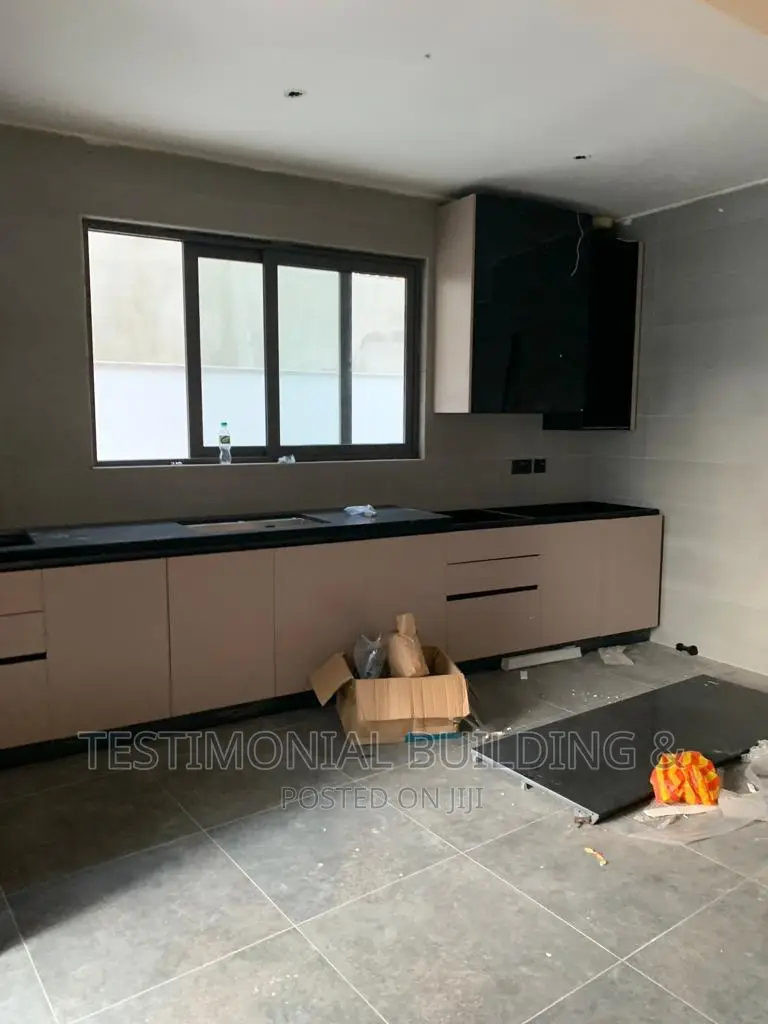 5bdrm House in Testimonial Building, East Legon for sale