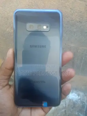New Samsung Galaxy S10 128 GB Blue
