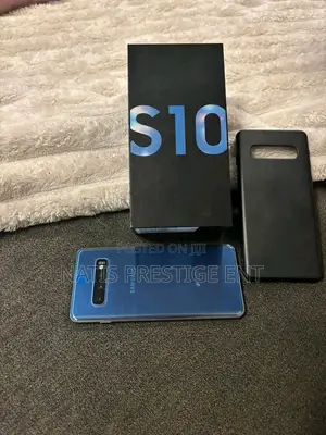 New Samsung Galaxy S10 128 GB Blue