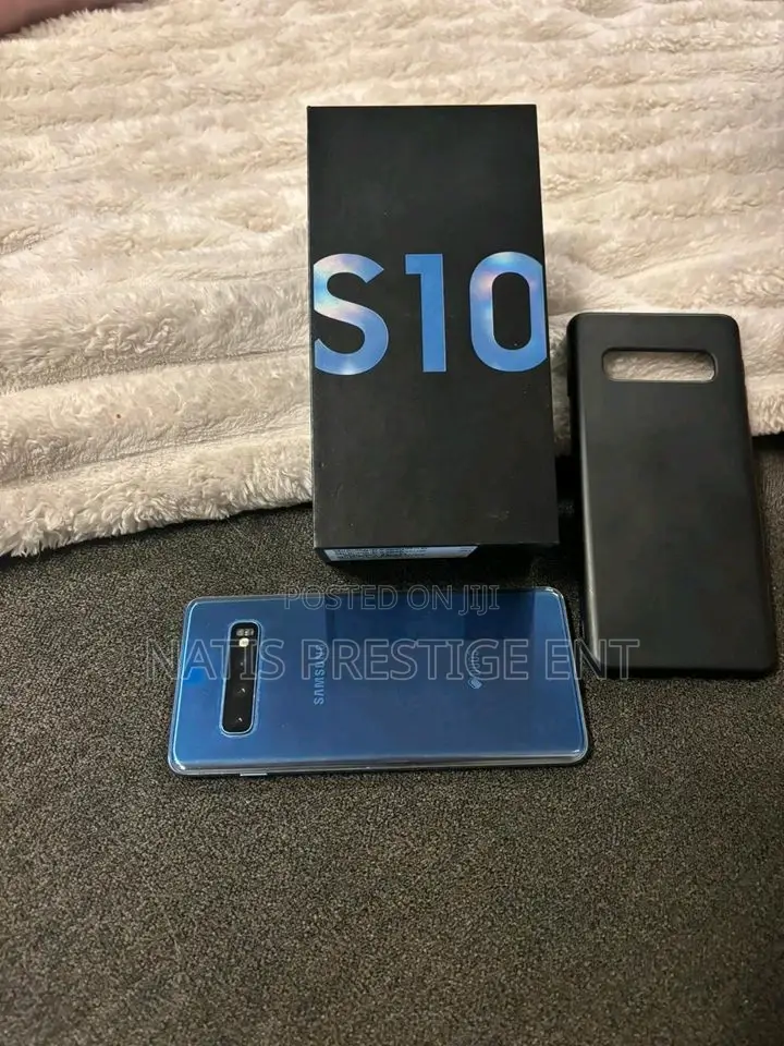 New Samsung Galaxy S10 128 GB Blue