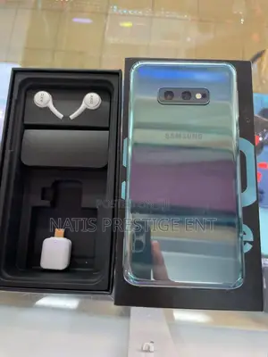 New Samsung Galaxy S10 128 GB Blue
