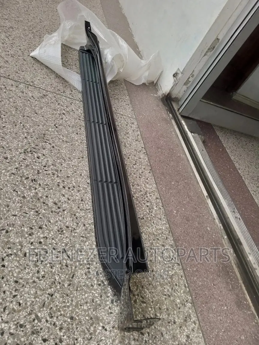 Land Cruiser V8 Side Steps Available