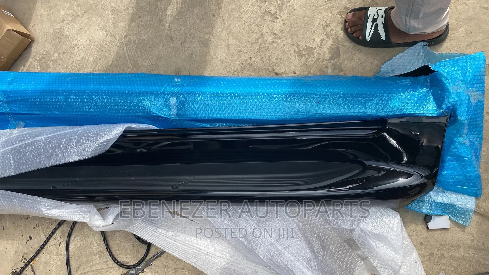 Land Cruiser V8 Side Steps Available