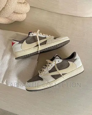 Air Jordan Retro 1 X Travis Scott Reverse Mocha