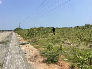 Roadside Land for Sale at West Trasacco Zoomlion NMIADJORN