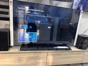Intelligent Display UHD Samsung 75”Cu8000 Tv
