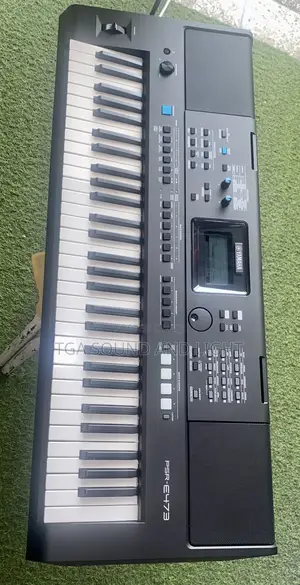 Yamaha PSR E473 Keyboard