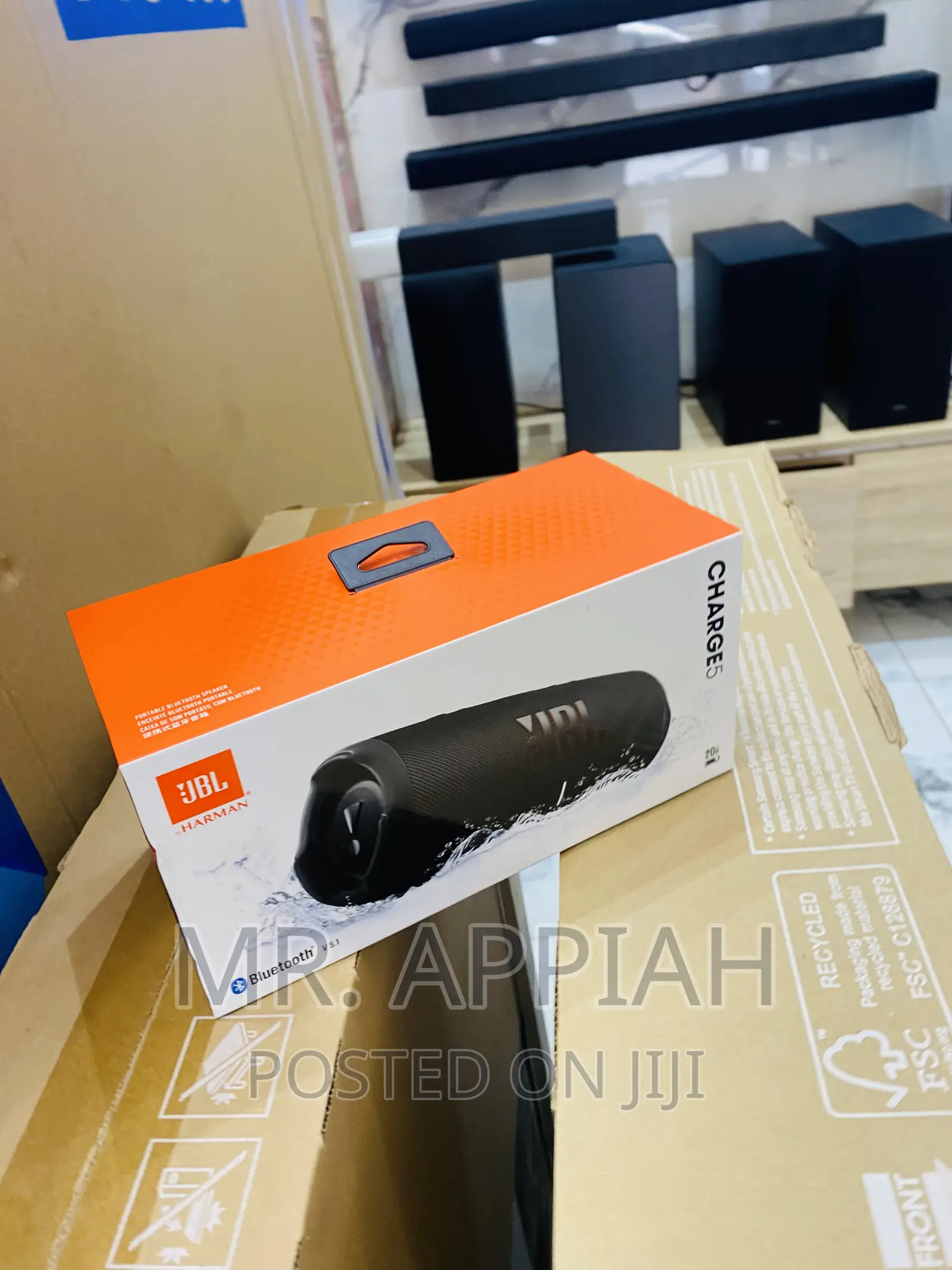 Classic Designed JBL Charge 5 Rechargeable Speaker(Black)