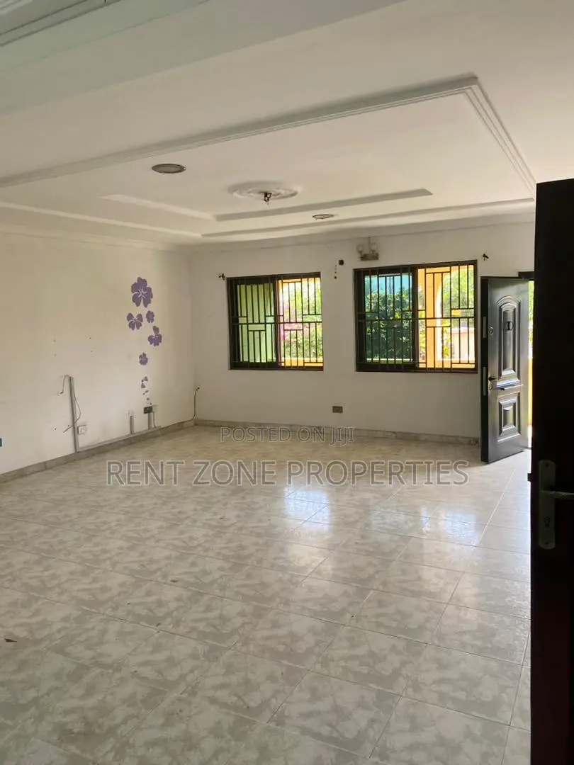 4bdrm Maisonette in Achimota for rent