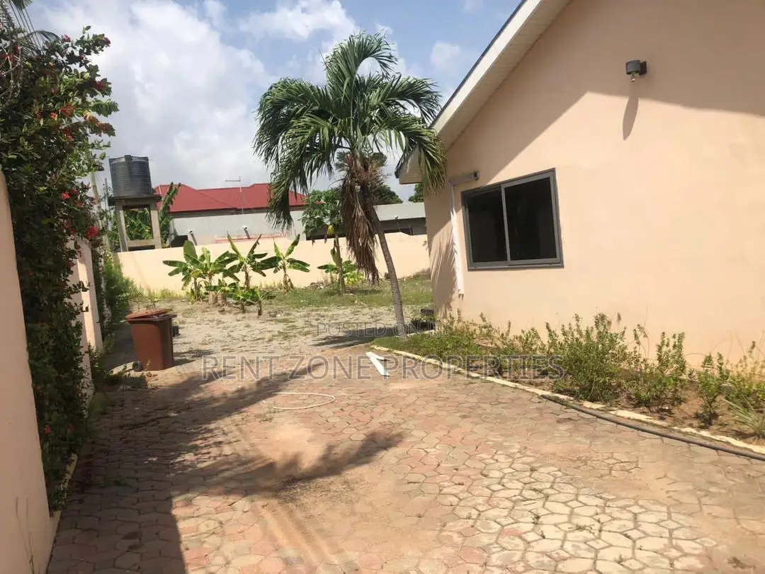 4bdrm Maisonette in Achimota for rent