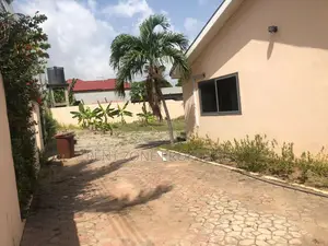 4bdrm Maisonette in Achimota for rent