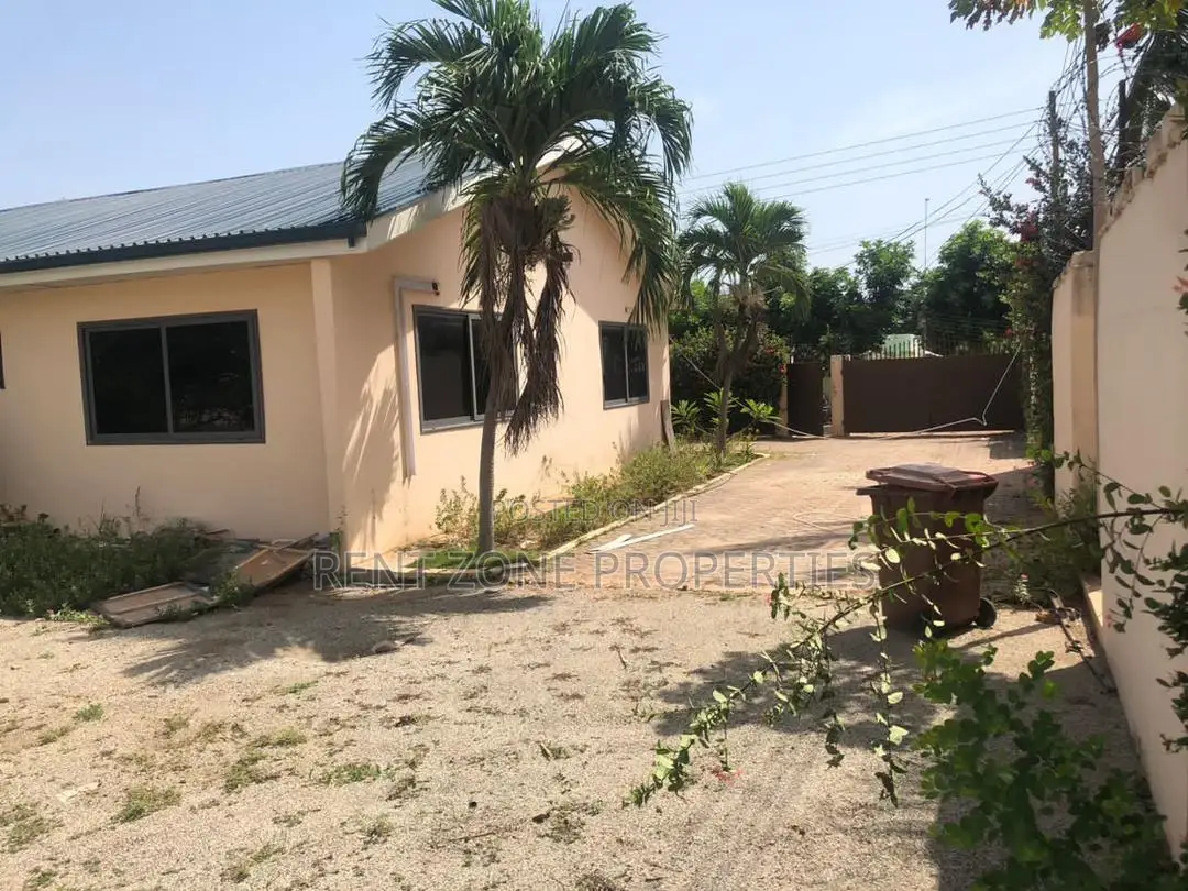 4bdrm Maisonette in Achimota for rent