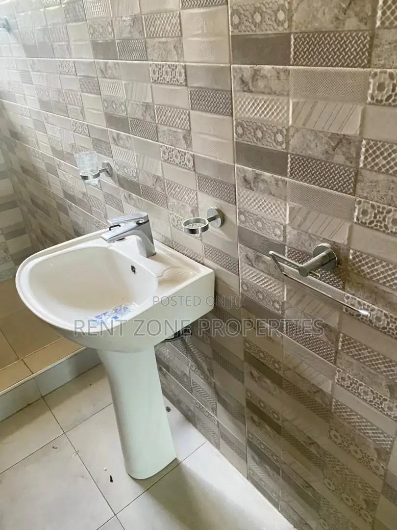 4bdrm Maisonette in Achimota for rent