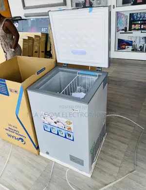 Classic Pearl PCF-127 Single Door Electric Chest Freezer.