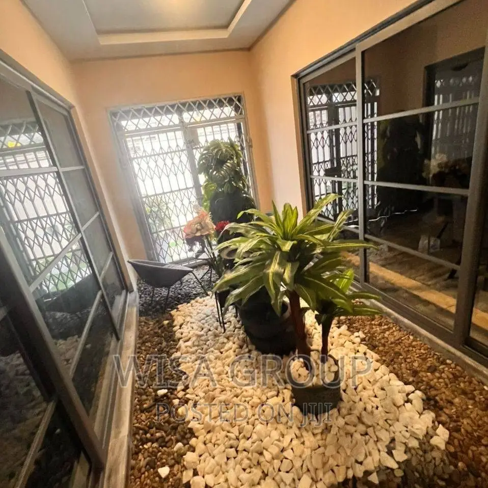 6bdrm Mansion in Wisa Groups, Accra Metropolitan for sale