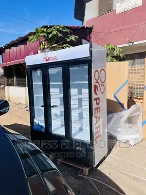 Frosty  Finds Display Fridge Pearl PVC-150 950L