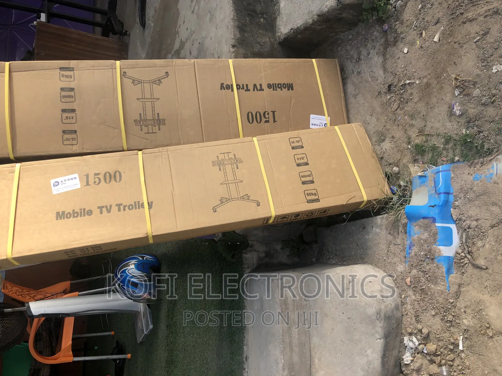 Mount-It! TV Cart Mobile TV Stand Is a High-Quality 32-70