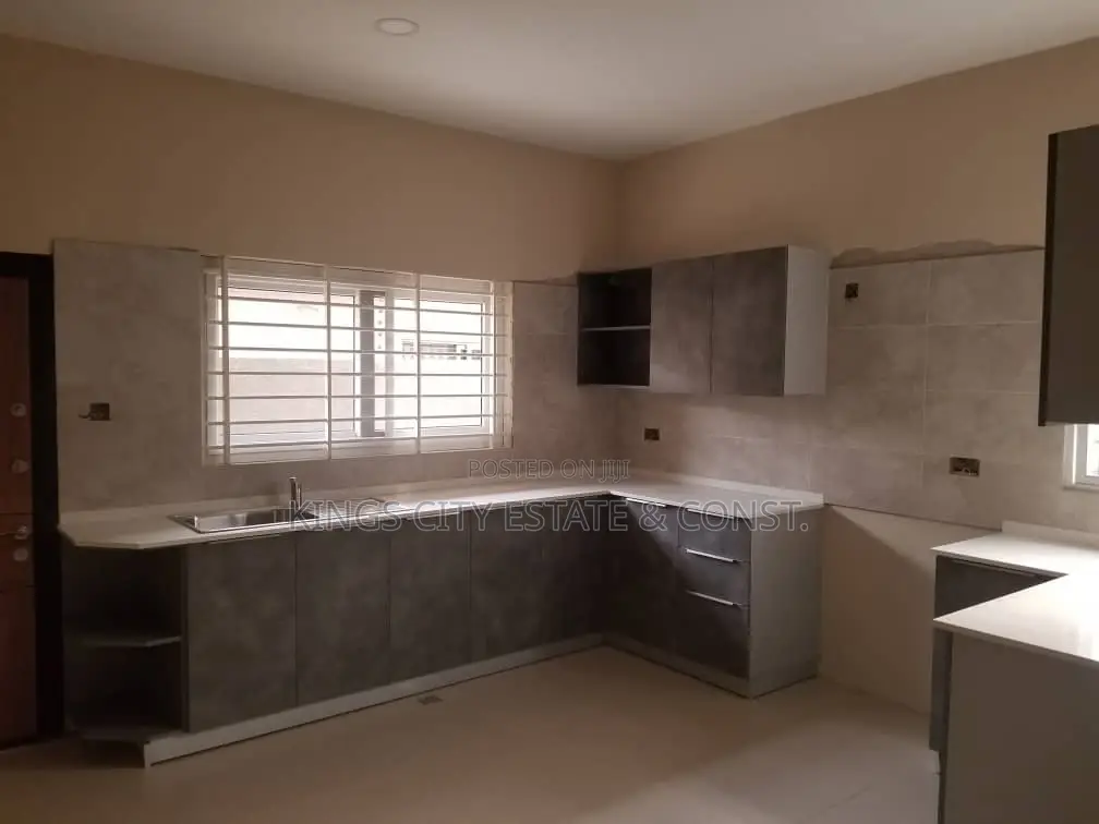 3bdrm House in Canada-Estate, Pokuase for sale