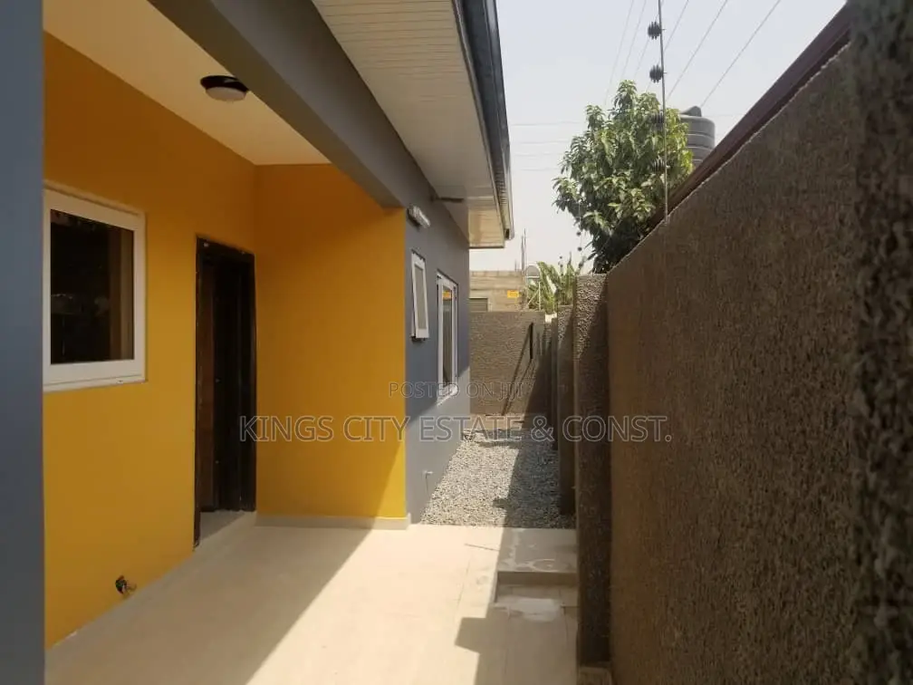 3bdrm House in Canada-Estate, Pokuase for sale