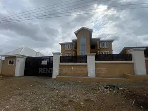 3bdrm Apartment in Ofankor for rent