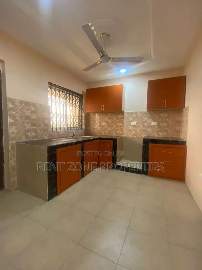 3bdrm Apartment in Ofankor for rent