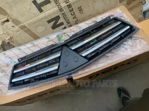 Mitsubishi L200 2008-2013 Front Grille/Shell