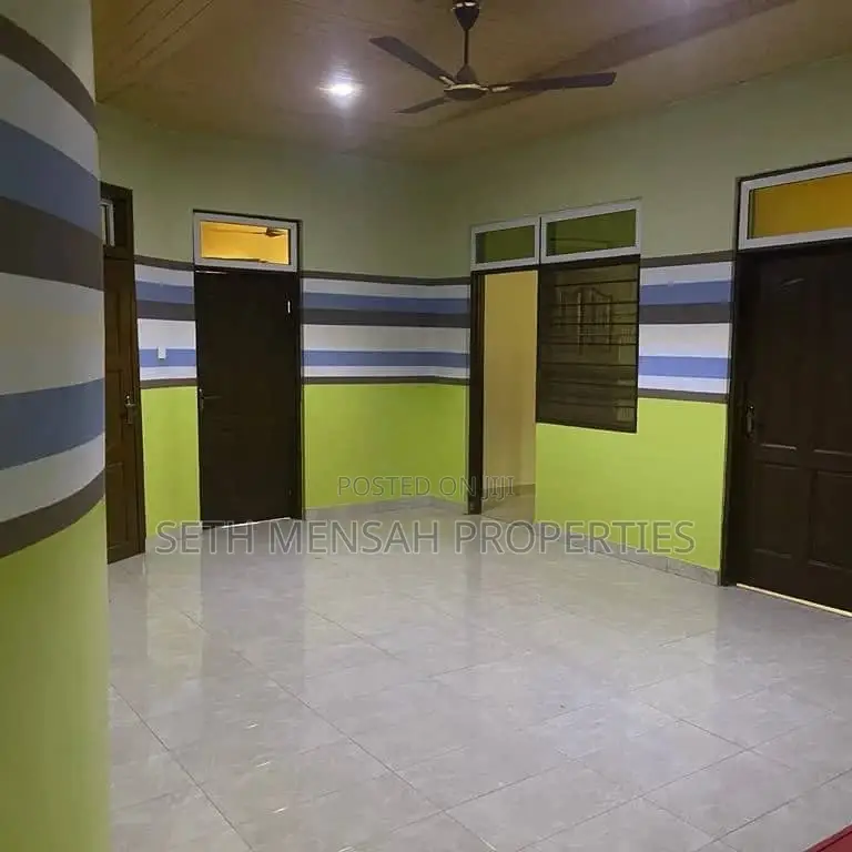 10bdrm Apartment in Skm Property, Adenta for sale