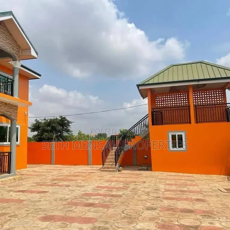 10bdrm Apartment in Skm Property, Adenta for sale
