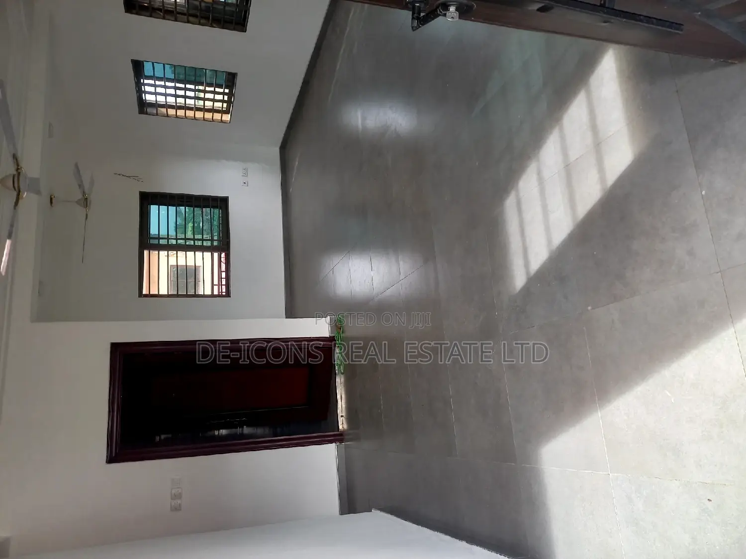 2bdrm Duplex in De-Icons Real Estate, Awutu Senya East Municipal