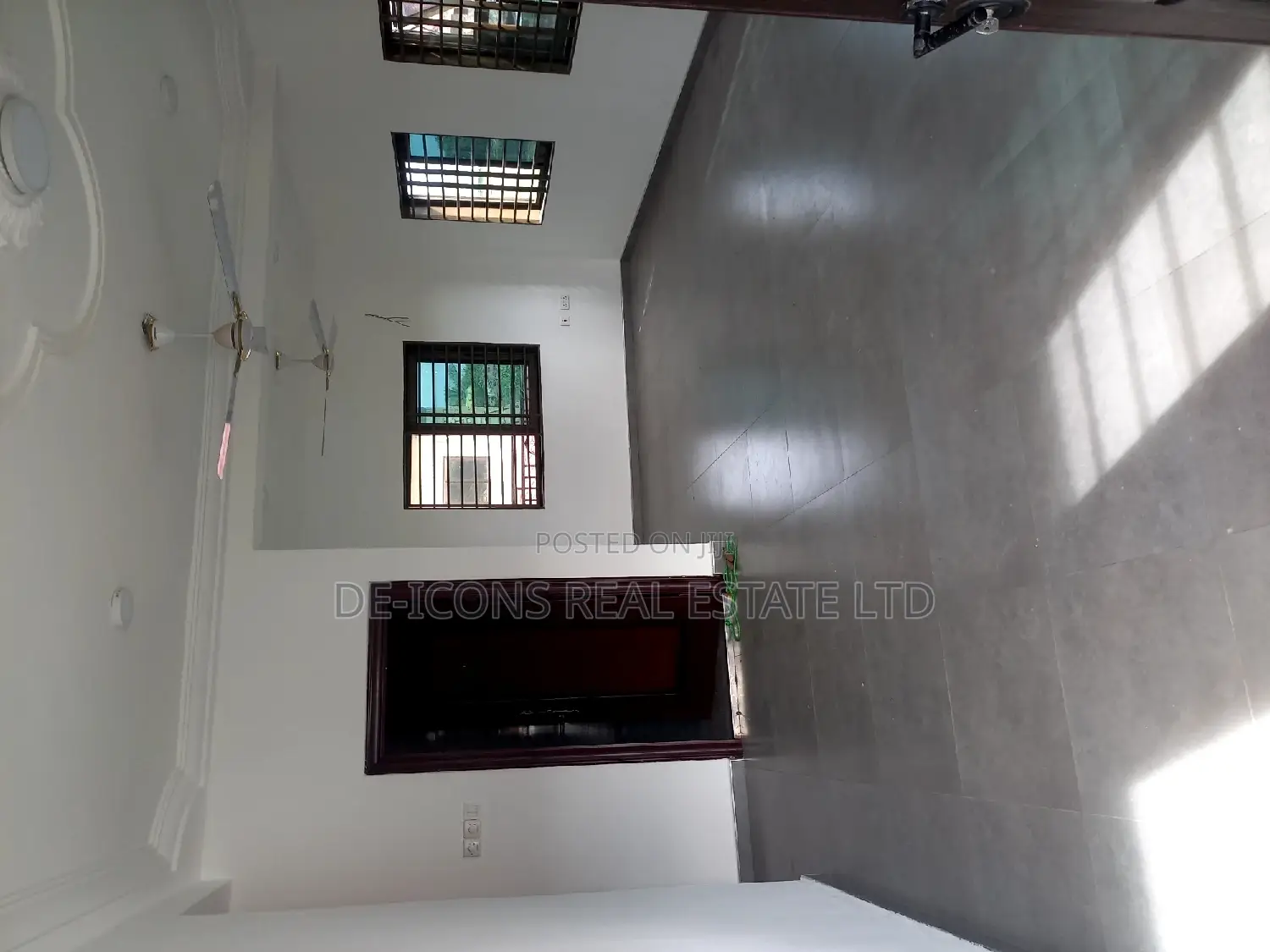 2bdrm Duplex in De-Icons Real Estate, Awutu Senya East Municipal