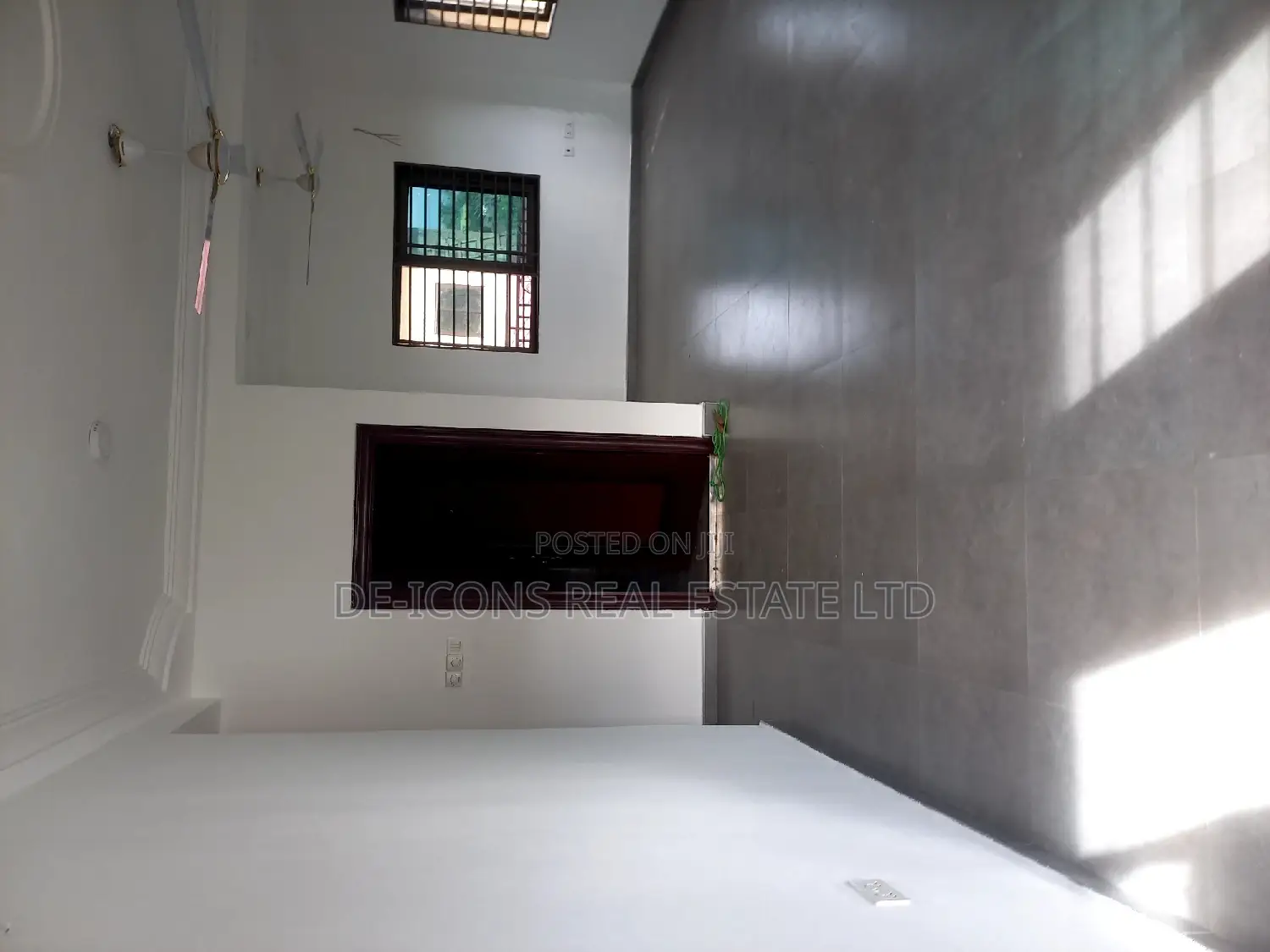2bdrm Duplex in De-Icons Real Estate, Awutu Senya East Municipal