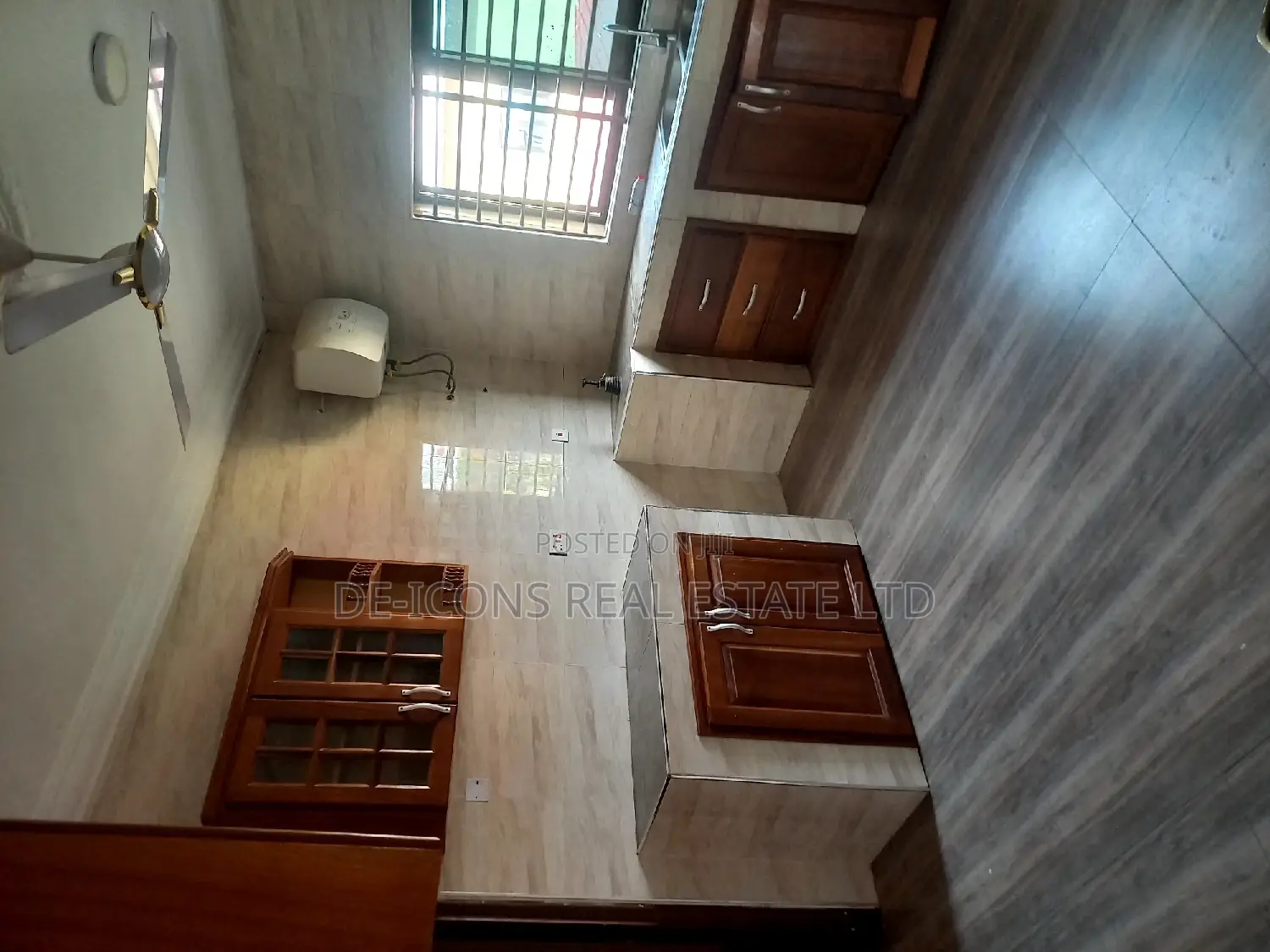 2bdrm Duplex in De-Icons Real Estate, Awutu Senya East Municipal