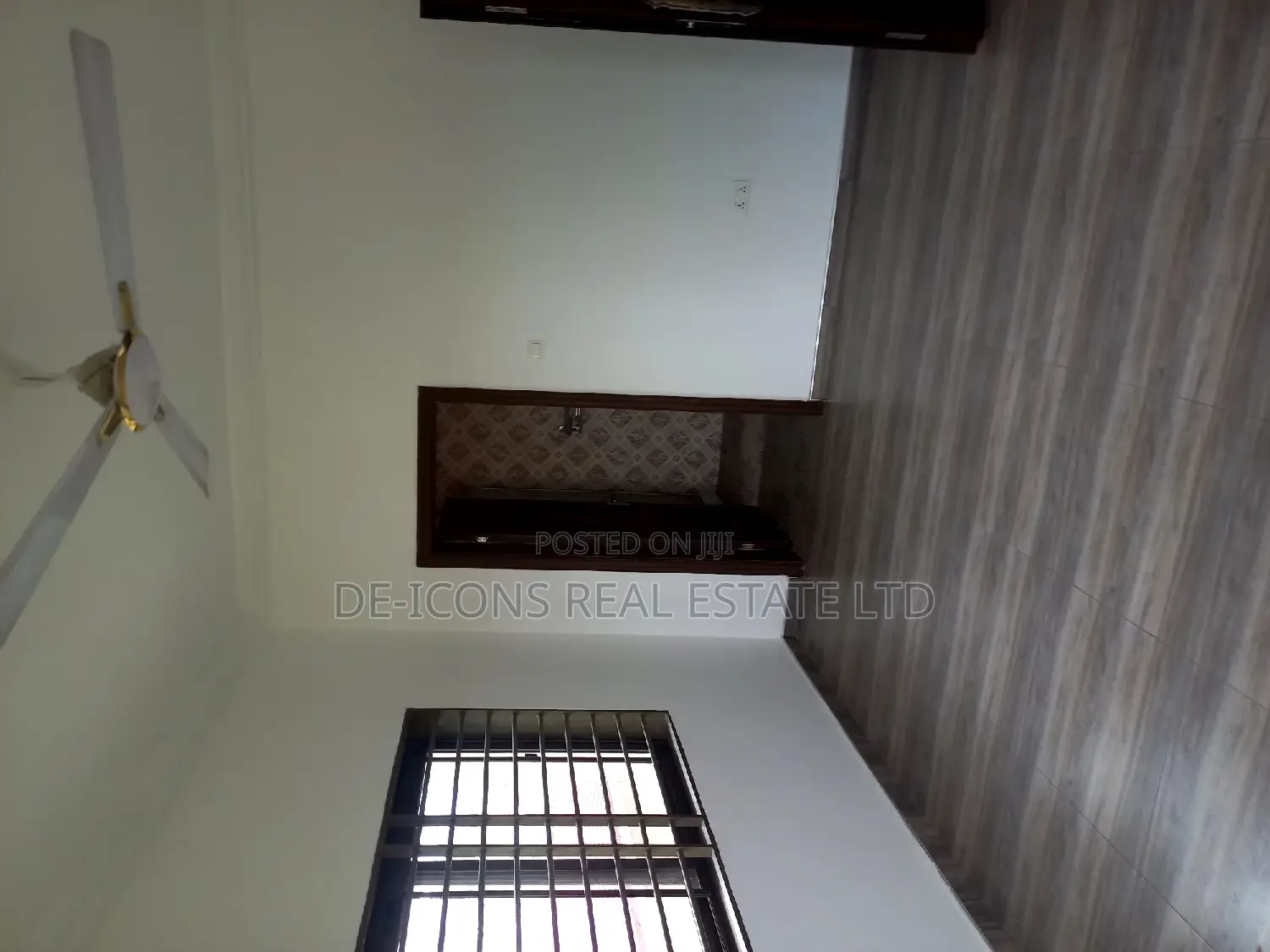 2bdrm Duplex in De-Icons Real Estate, Awutu Senya East Municipal
