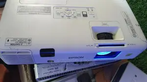 Epson Eb-1960,5000lumens Brightness Projectors
