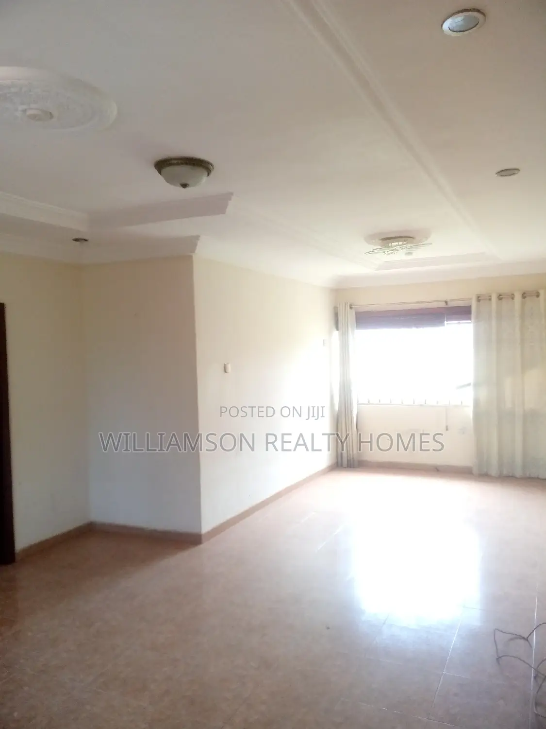 3bdrm House in Community 19 Estate,, Spintex for rent
